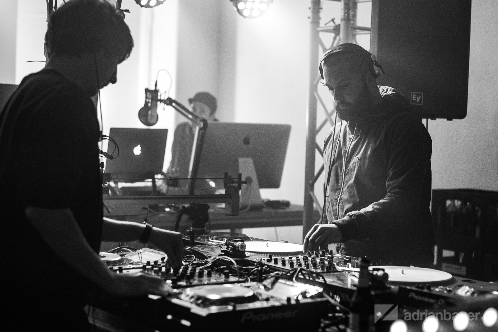 Bild über die Neuigkeit Support Local Artists – Spotify Playlist 