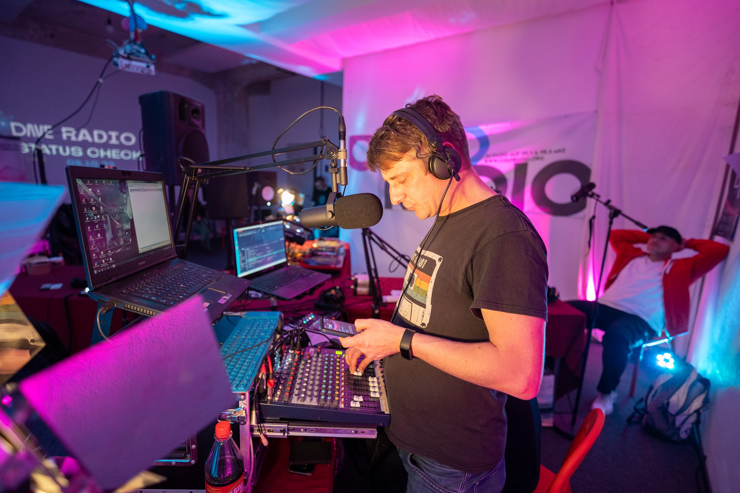 Bild über die Neuigkeit DAVE Radio monatlich auf coloRadio 